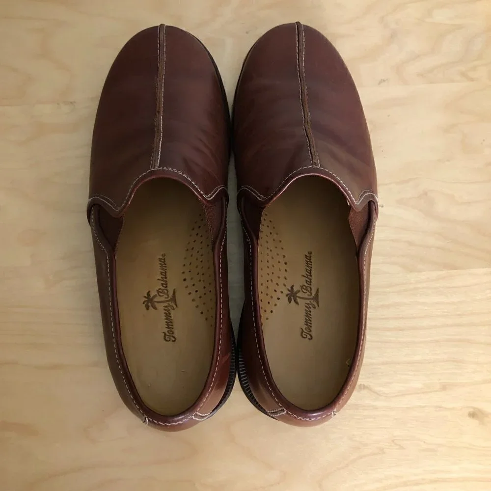 Tommy Bahama Leather Loafers Men's size 8D Brown Comfort Split Toe